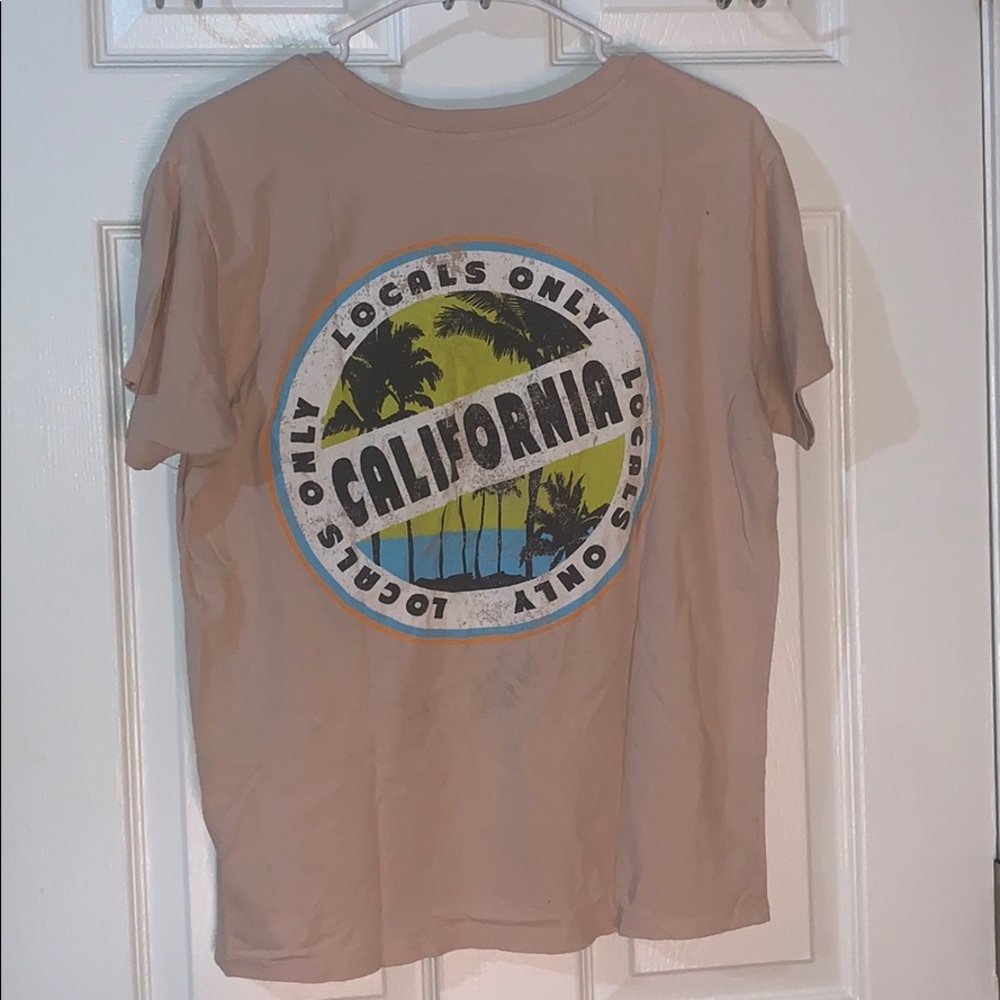 Forever 21 graphic tee - Picture 2 of 3